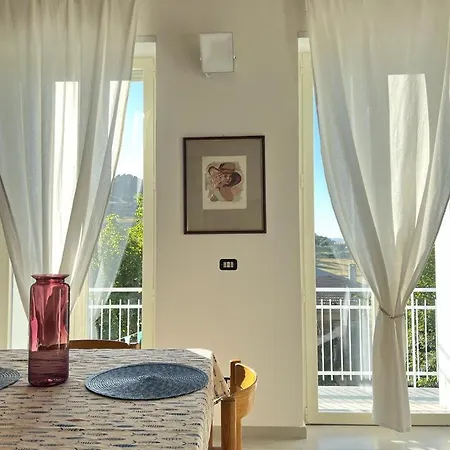 Golden Hills View, Pierina's House Apartment *