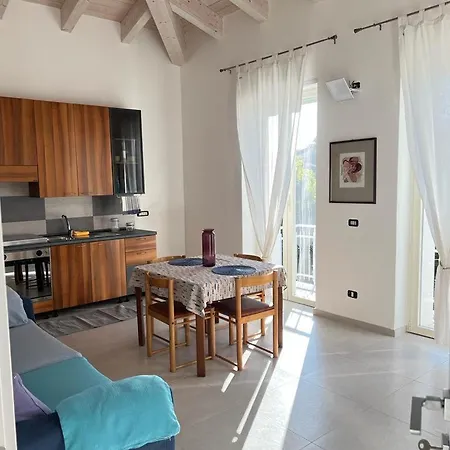 Apartment Golden Hills View, Pierina's House *
